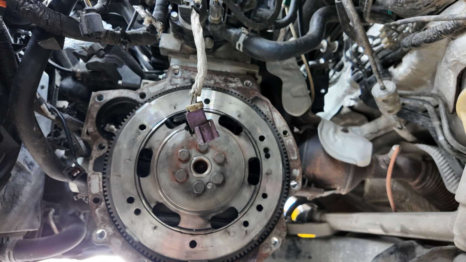 Thay Thế Càng Cua Ly Hợp Hộp Số Ford Fiesta - VES Workshop - Đảm Bảo Chất Lượng, Hiệu Suất Và An Toàn