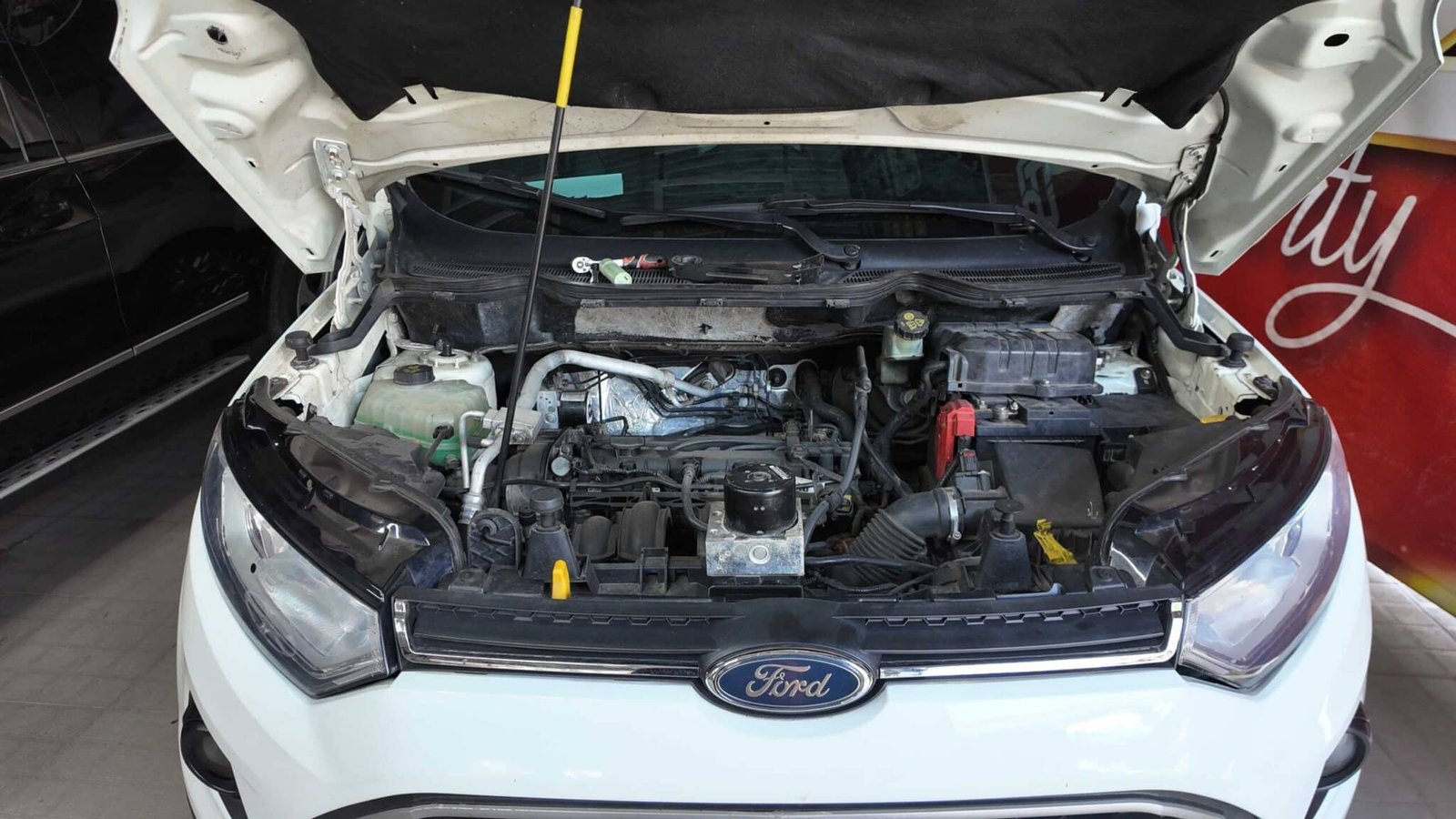 Thay Thế Cụm Bơm ABS Ford EcoSport – Giải Pháp An Toàn & Hiệu Quả Tại Ves Workshop 