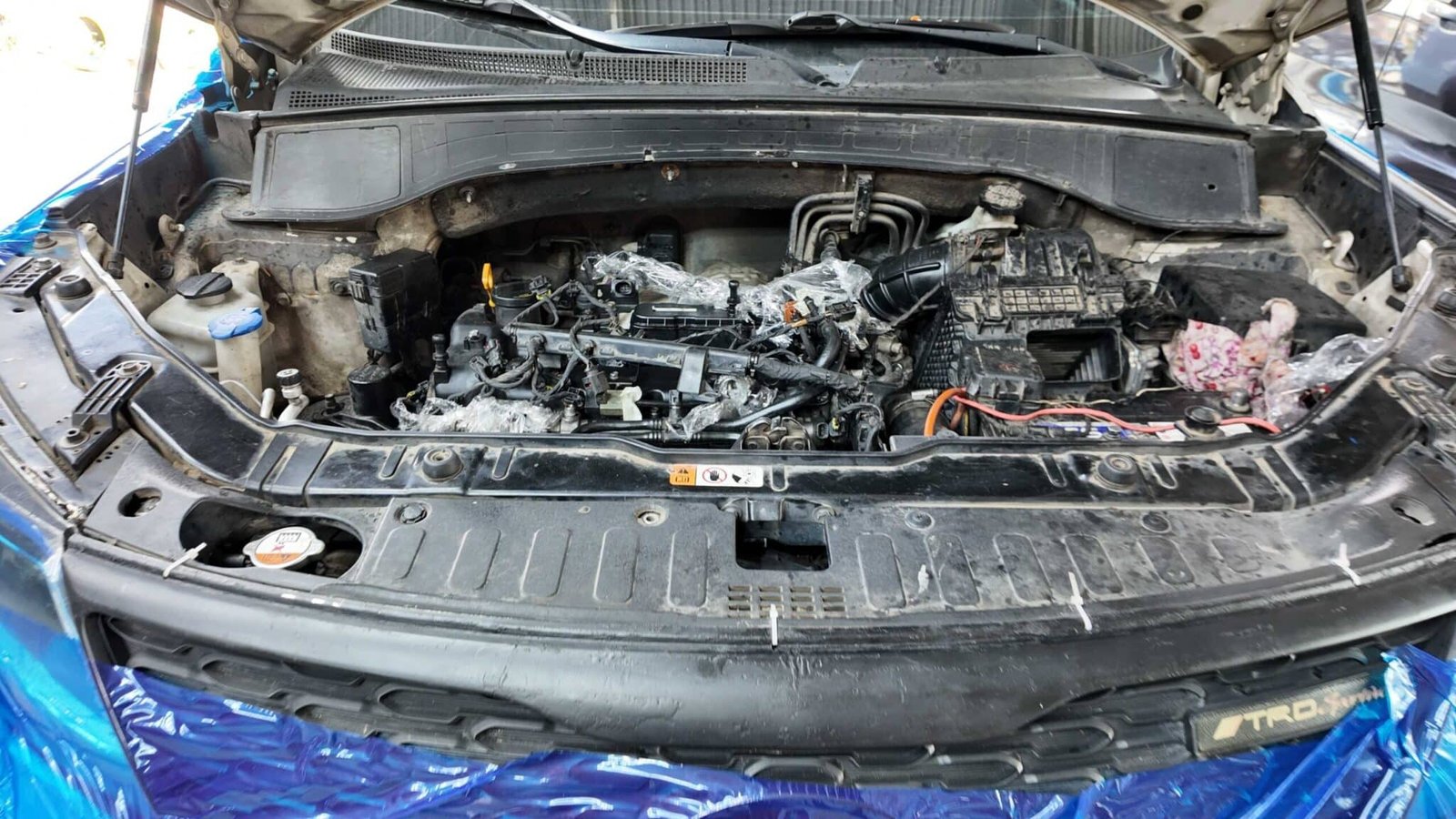 Dịch Vụ Sửa Chữa Rò Rỉ Nhớt Động Cơ Kia Sorento Chuyên Nghiệp - VES Workshop - Bảo Vệ Trái Tim Xe Bạn