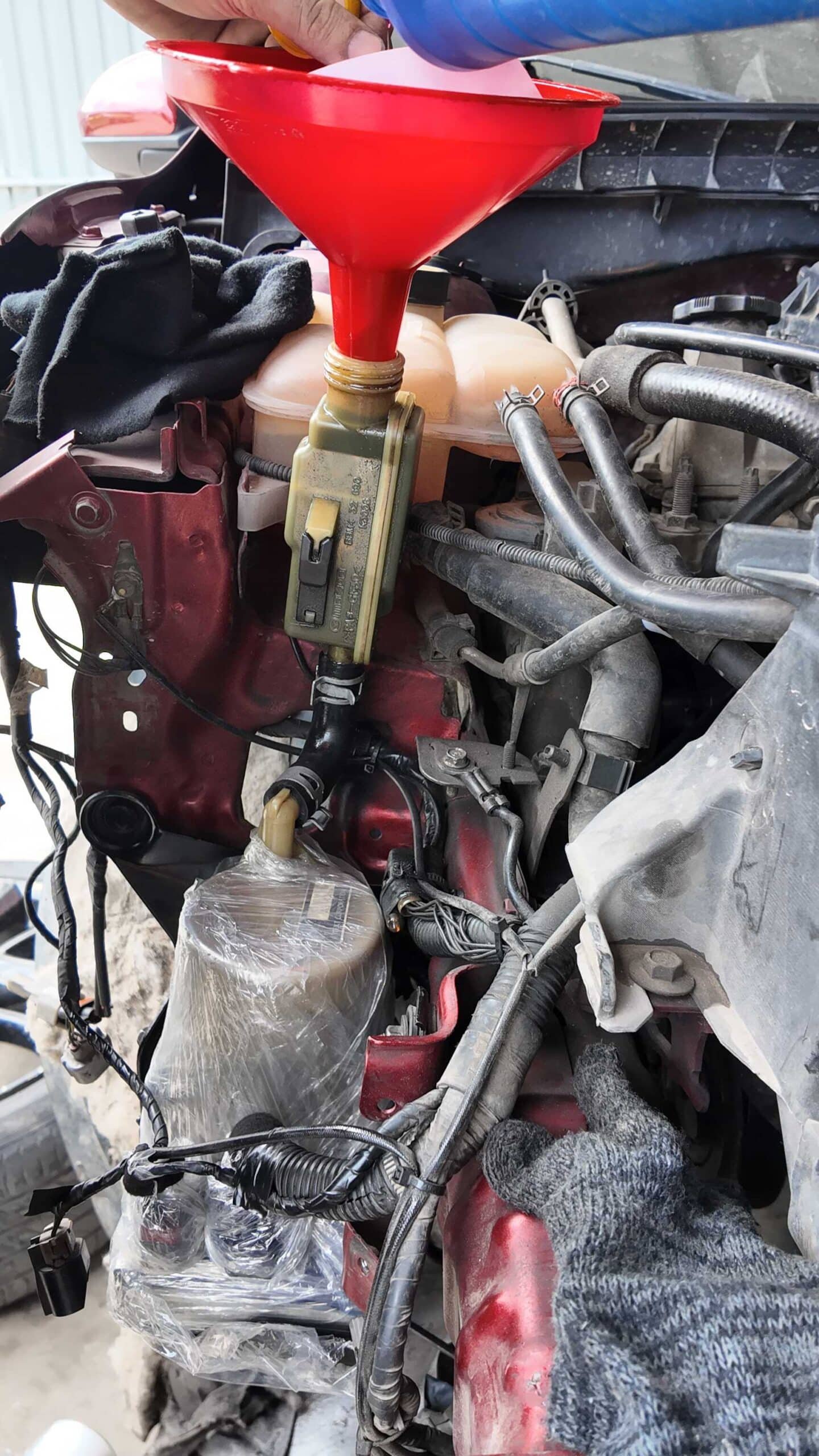 SỬA CHỮA CỤM BƠM TRỢ LỰC LÁI MAZDA 3 TẠI VES WORKSHOP 6 Sửa Chữa Cụm Bơm Trợ Lực Lái Mazda 3 tại VES Workshop - Giải Pháp An Toàn Và Chính Xác Cho Xe Của Bạn