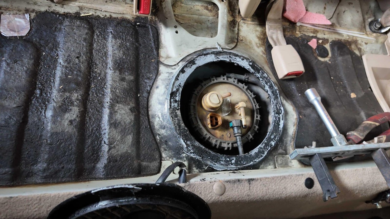 THAY THẾ BƠM XĂNG KIA MORNING - VES WORKSHOP 5 Chuyên Nghiệp Thay Thế Bơm Xăng Kia Morning - Quy Trình 12 Bước Chi Tiết & Bảo Hành Tại Ves Workshop