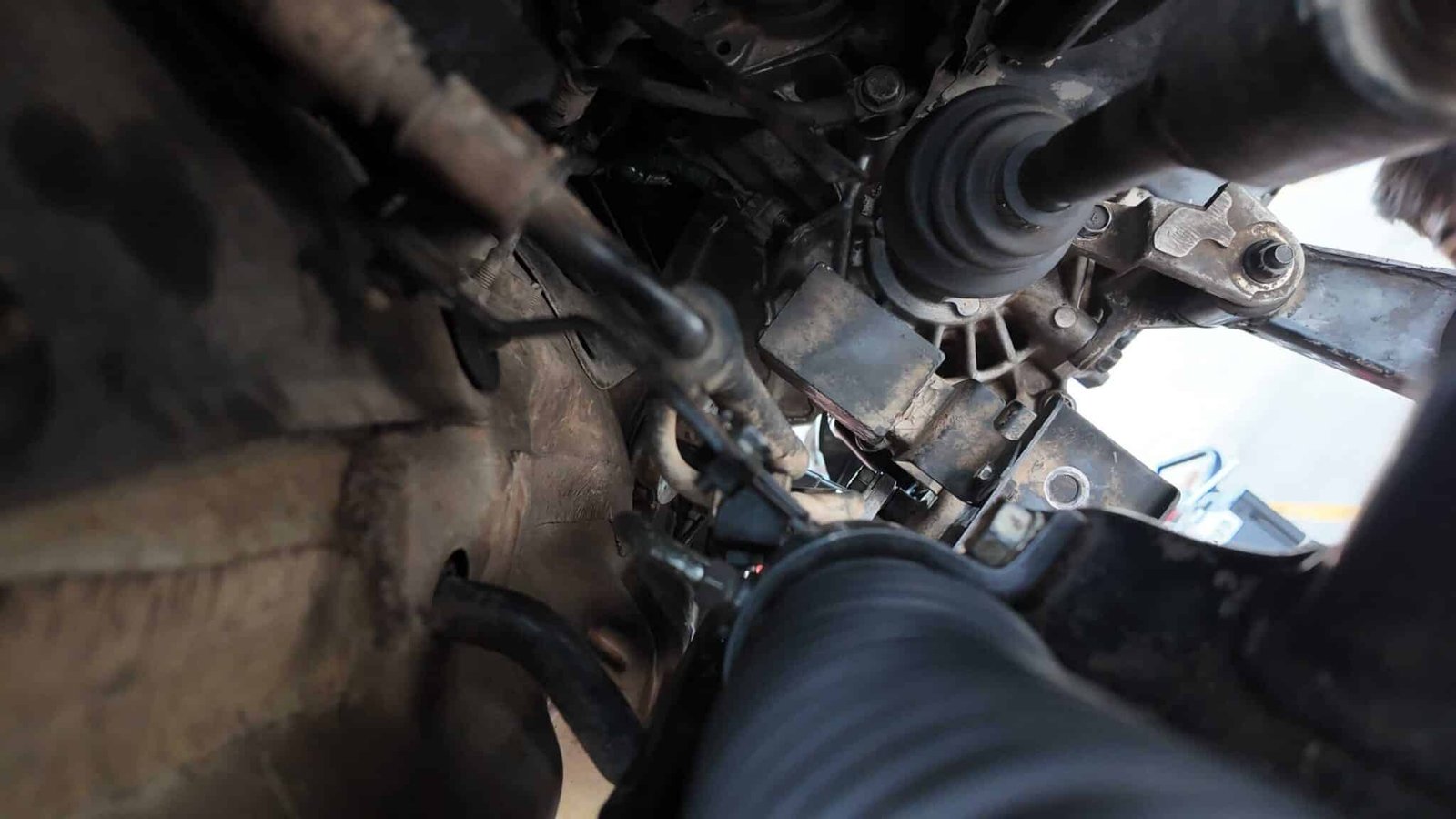 SỬA CHỮA & THAY THẾ THƯỚC LÁI KIA MORNING - VES WORKSHOP 2 Tại sao phải kiểm tra, bảo trì thước lái định kỳ?