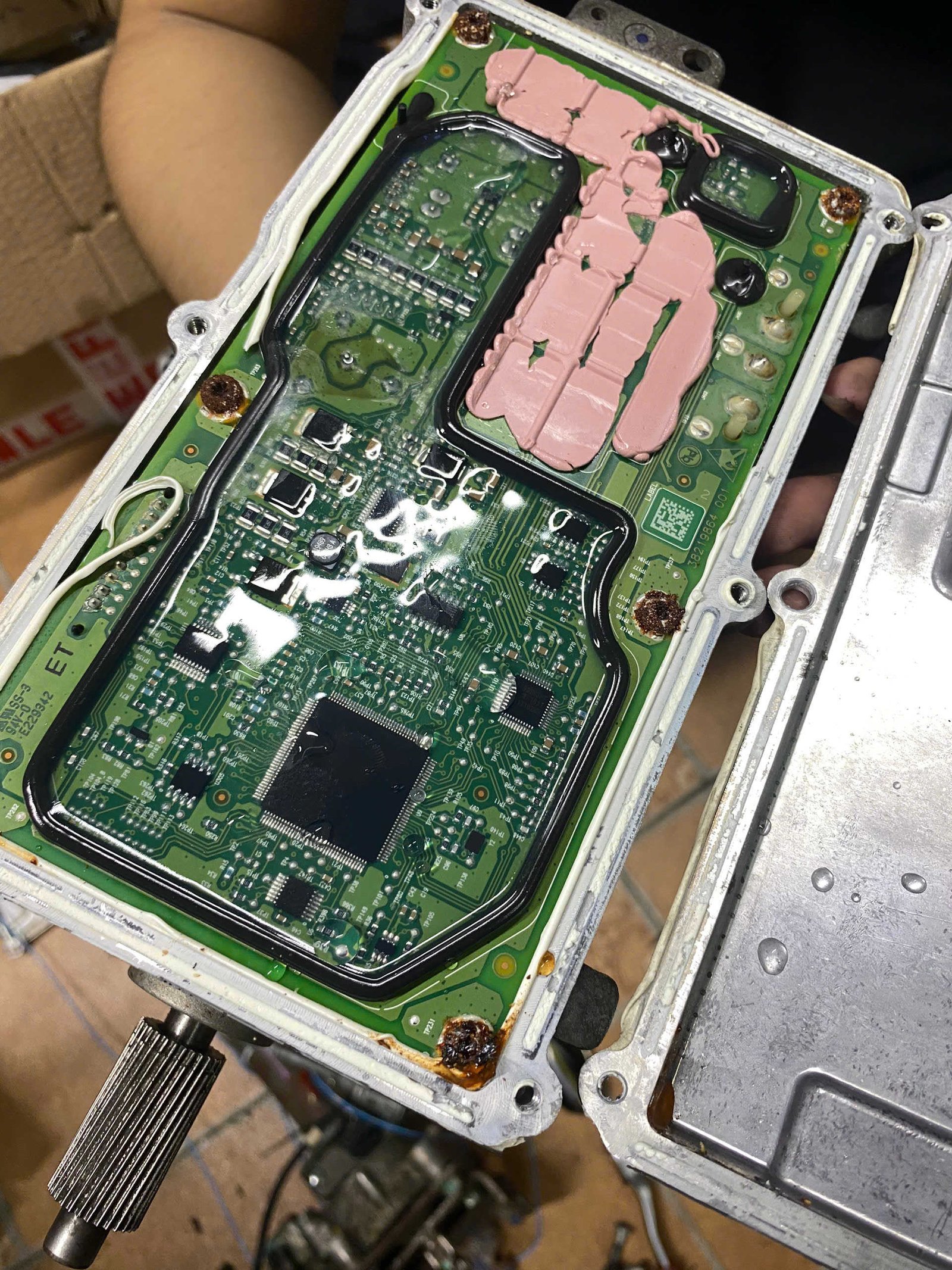 SỬA CHỮA THƯỚC LÁI ĐIỆN MERCEDES-BENZ GLK 220 - VES WORKSHOP 4 Sự Cố Bo Mạch Điều Khiển (EPS Control Module)