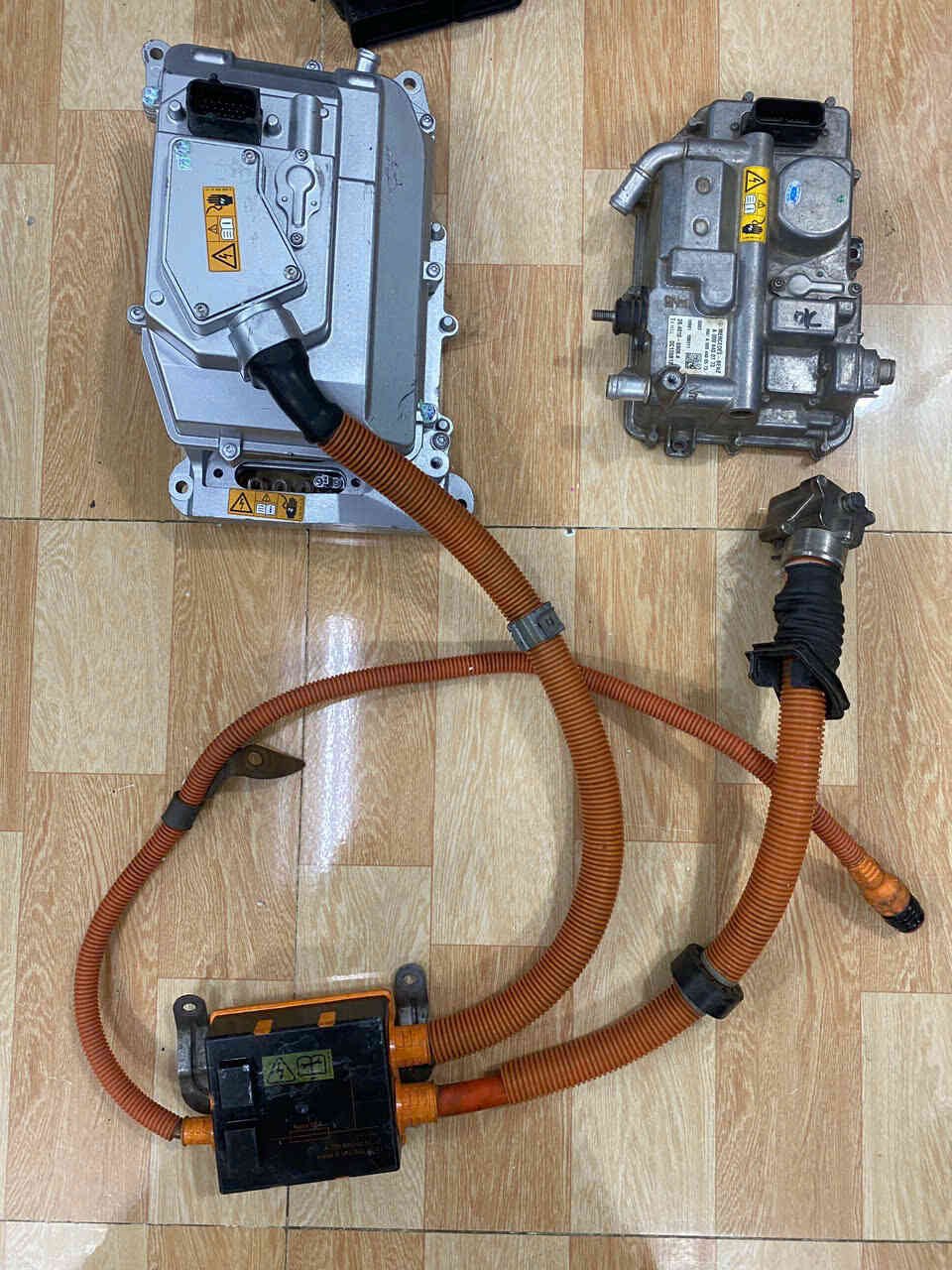 SỬA CHỮA HỘP ĐIỀU KHIỂN NGUỒN BÌNH ẮC QUY MERCEDES-BENZ S400 5 Giải pháp sửa chữa và thay thế