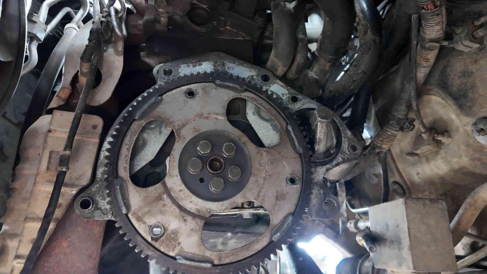 BẢO DƯỠNG HỆ THỐNG GẦM KIA SORENTO TẠI VES WORKSHOP 3 Các hạng mục chính trong quy trình bảo dưỡng gầm xe Kia Sorento