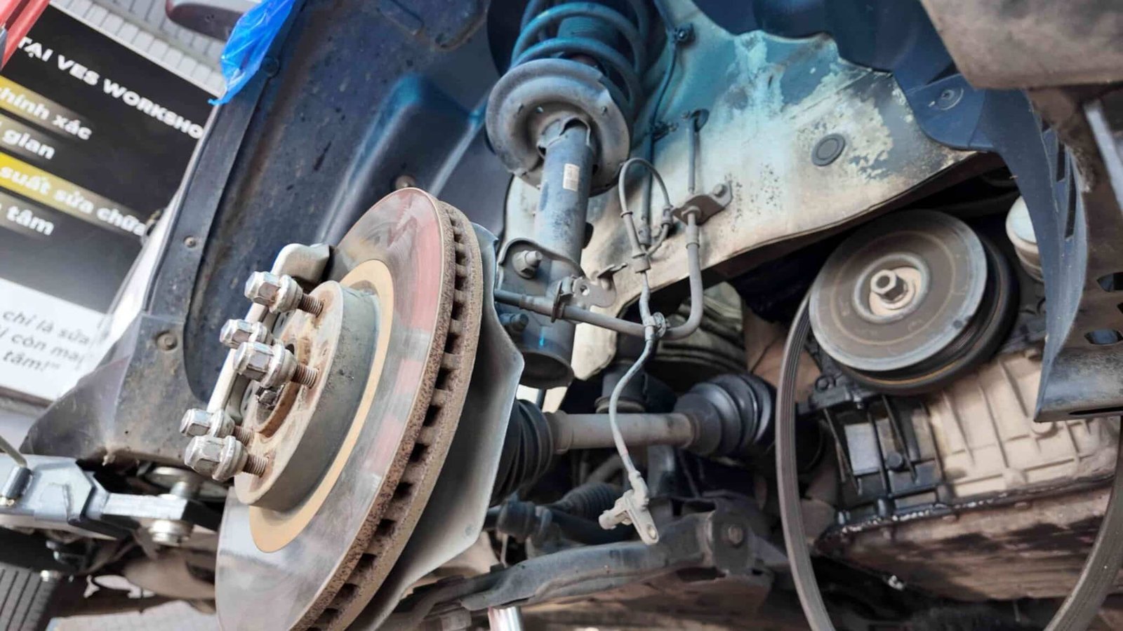 Bảo dưỡng hệ thống treo và phuộc nhún