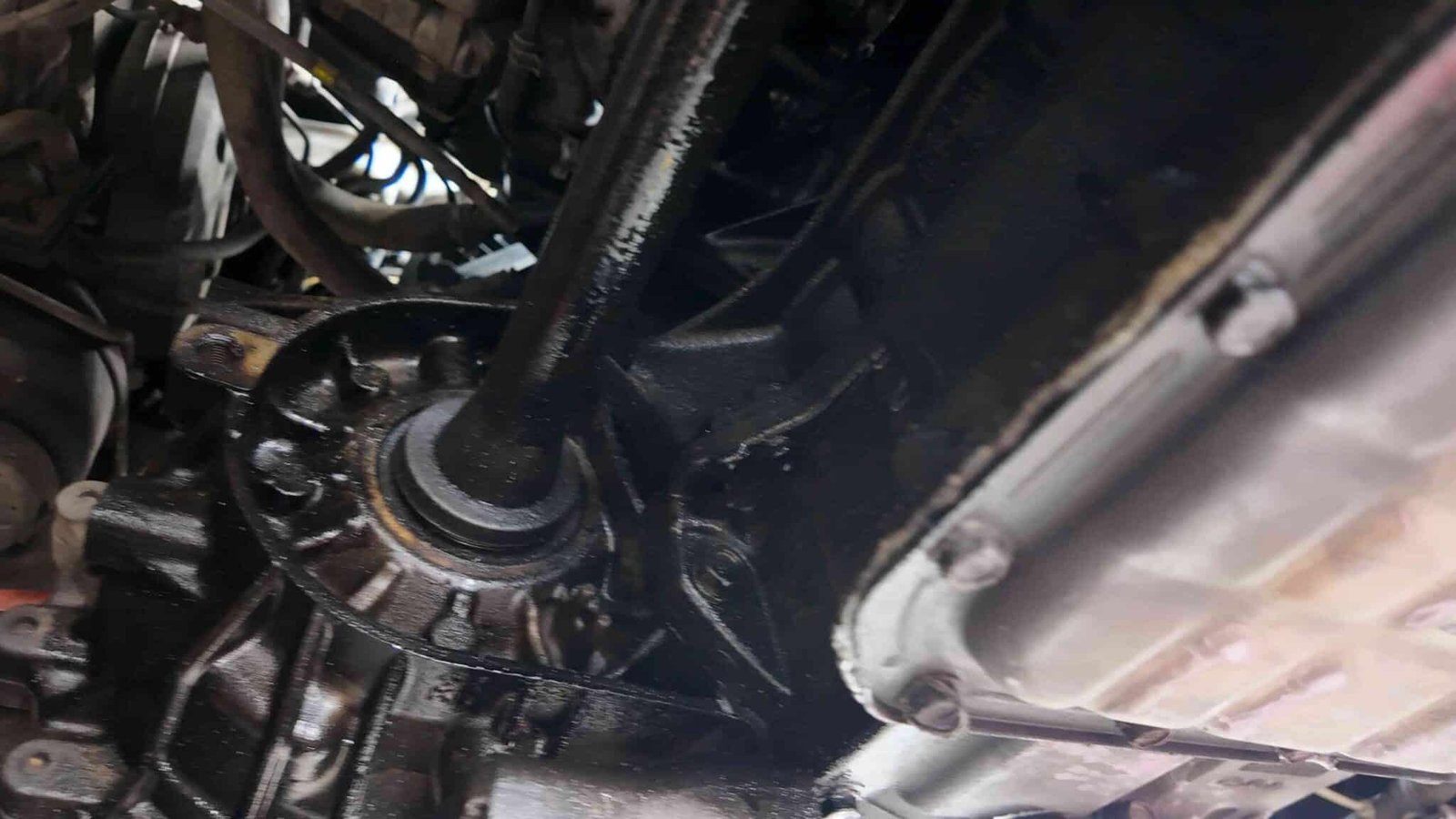 BẢO DƯỠNG HỆ THỐNG GẦM KIA SORENTO TẠI VES WORKSHOP 8 Quy trình minh bạch, rõ ràng và có hình ảnh chứng thực