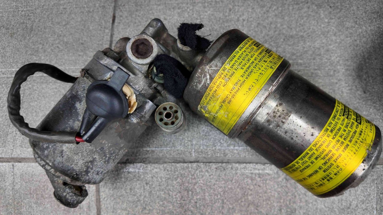 Các bước chi tiết trong sửa chữa cụm bơm ABS