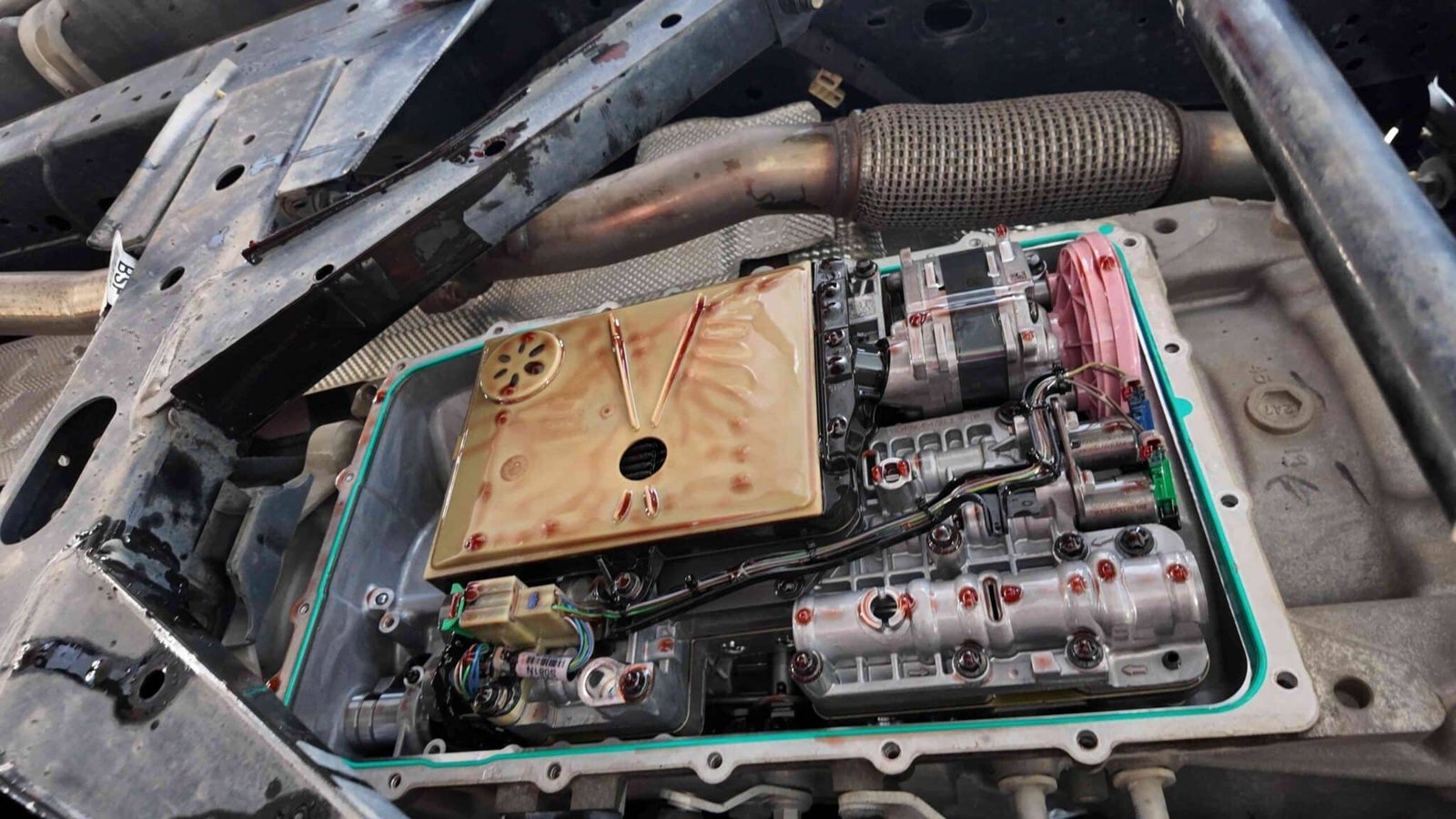 Hiểu về cấu tạo và cơ chế làm việc của hộp số tự động Ford Everest