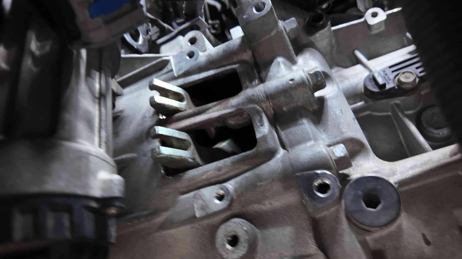 Dấu Hiệu Nhận Biết Bộ Điều Khiển Ly Hợp Kép Hư Hỏng