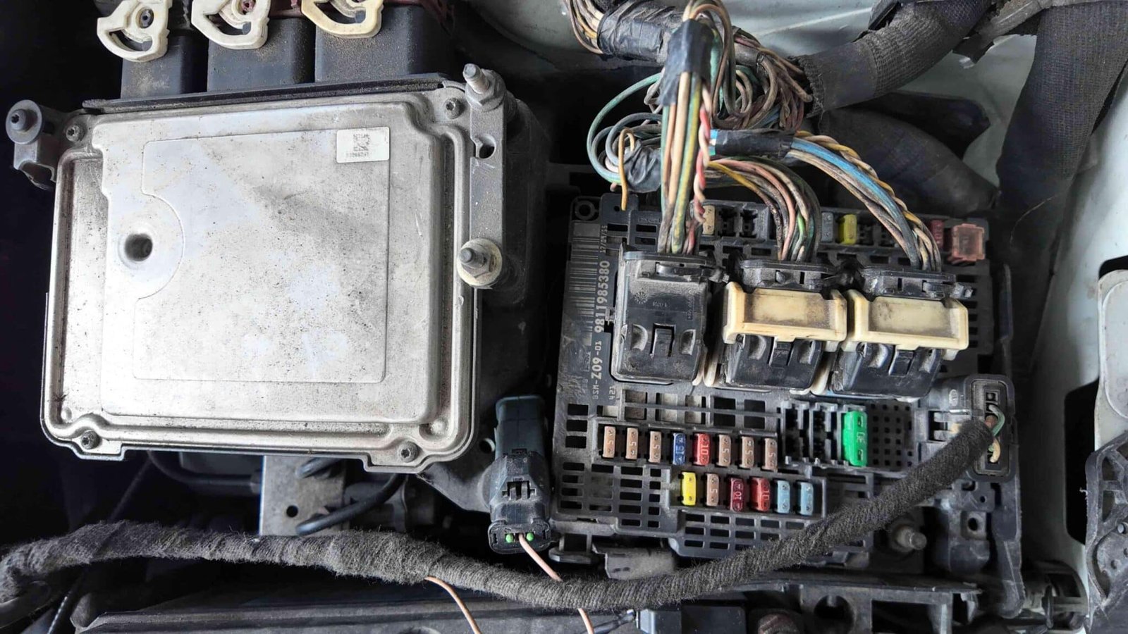 SỬA CHỮA HỆ THỐNG ĐIỆN PEUGEOT 508 - VES WORKSHOP 9 Kiểm Tra Dây Dẫn & Hộp Cầu Chì