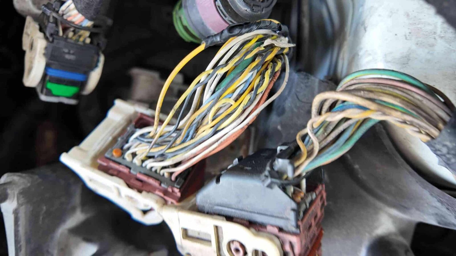 Quy Trình Tiếp Nhận và Sửa Chữa