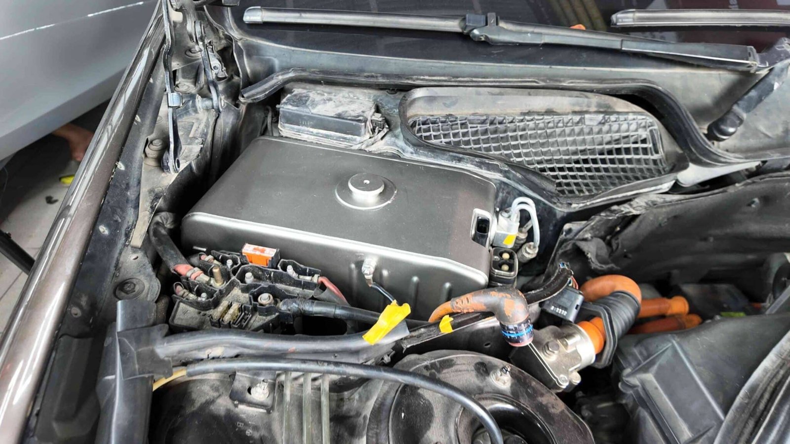 SỬA CHỮA HỘP ĐIỀU KHIỂN NGUỒN BÌNH ẮC QUY MERCEDES-BENZ S400 3 Dấu hiệu nhận biết BCU gặp sự cố