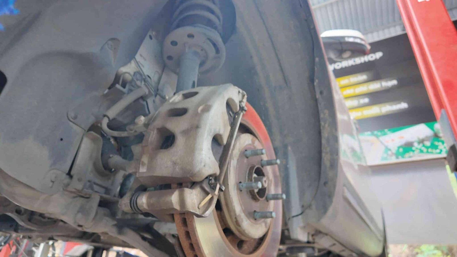 Dịch Vụ Bảo Dưỡng Hệ Thống Gầm Tại Ves Workshop