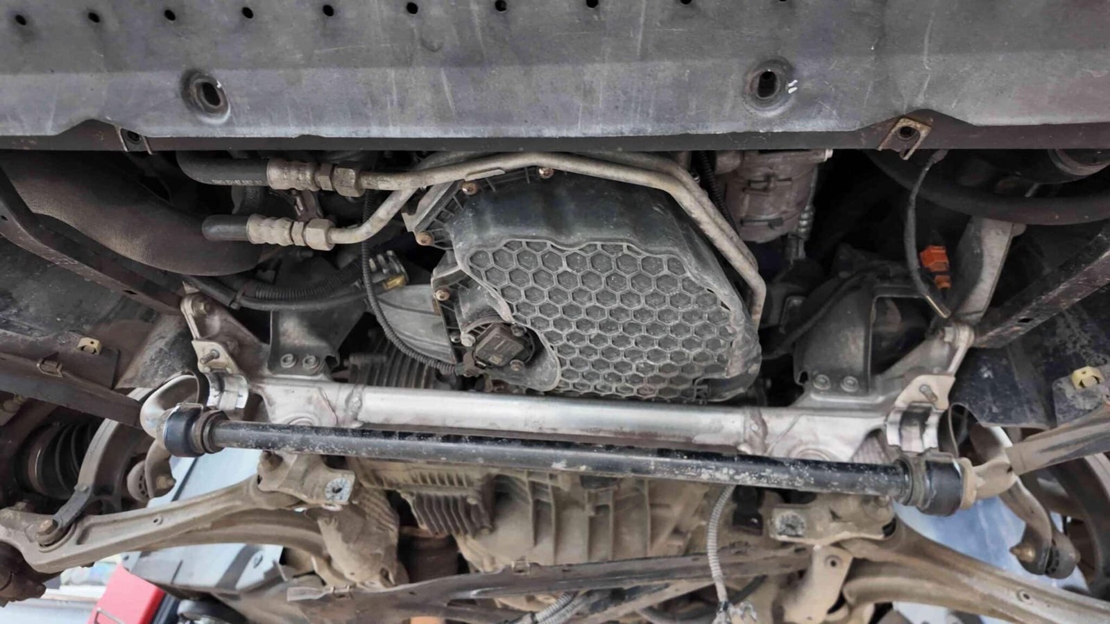 BẢO DƯỠNG HỆ THỐNG GẦM AUDI A4 TẠI VES WORKSHOP 4 Dấu hiệu cảnh báo hệ thống gầm cần bảo dưỡng