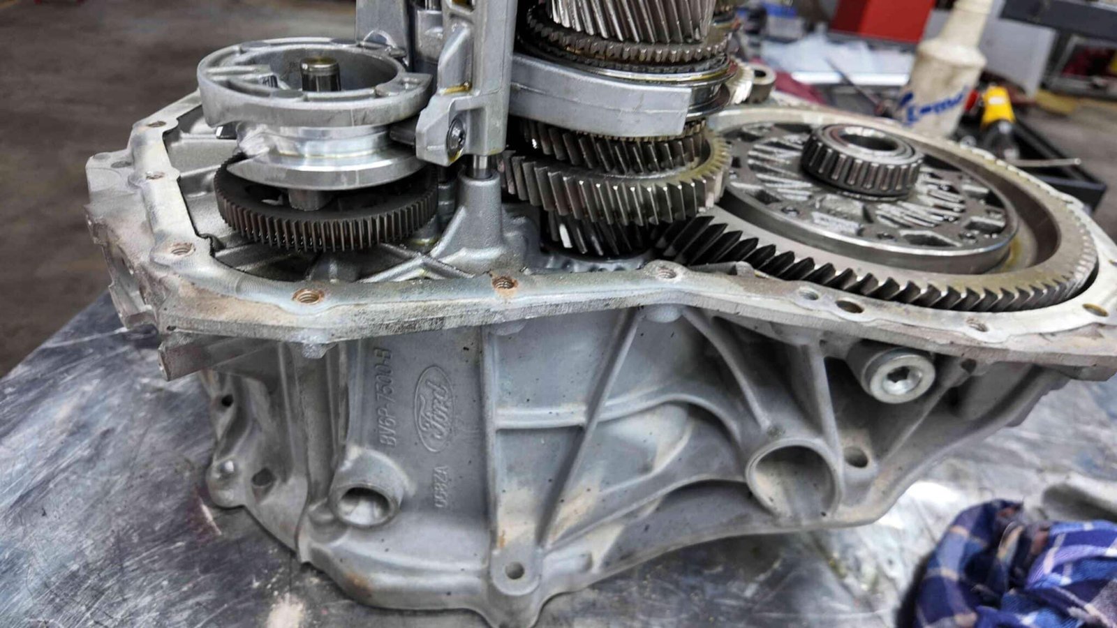 Quy Trình Thay Thế Hộp Số Toàn Diện