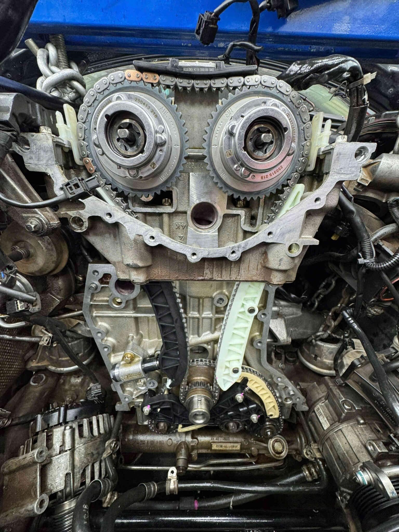 Tổng Quan Toàn Diện Hệ Thống Sên Cam Mercedes-Benz C200