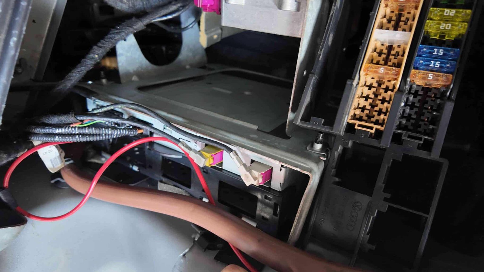 Vệ sinh, kiểm tra, bảo trì hệ thống kết nối, jack cắm, dây tín hiệu