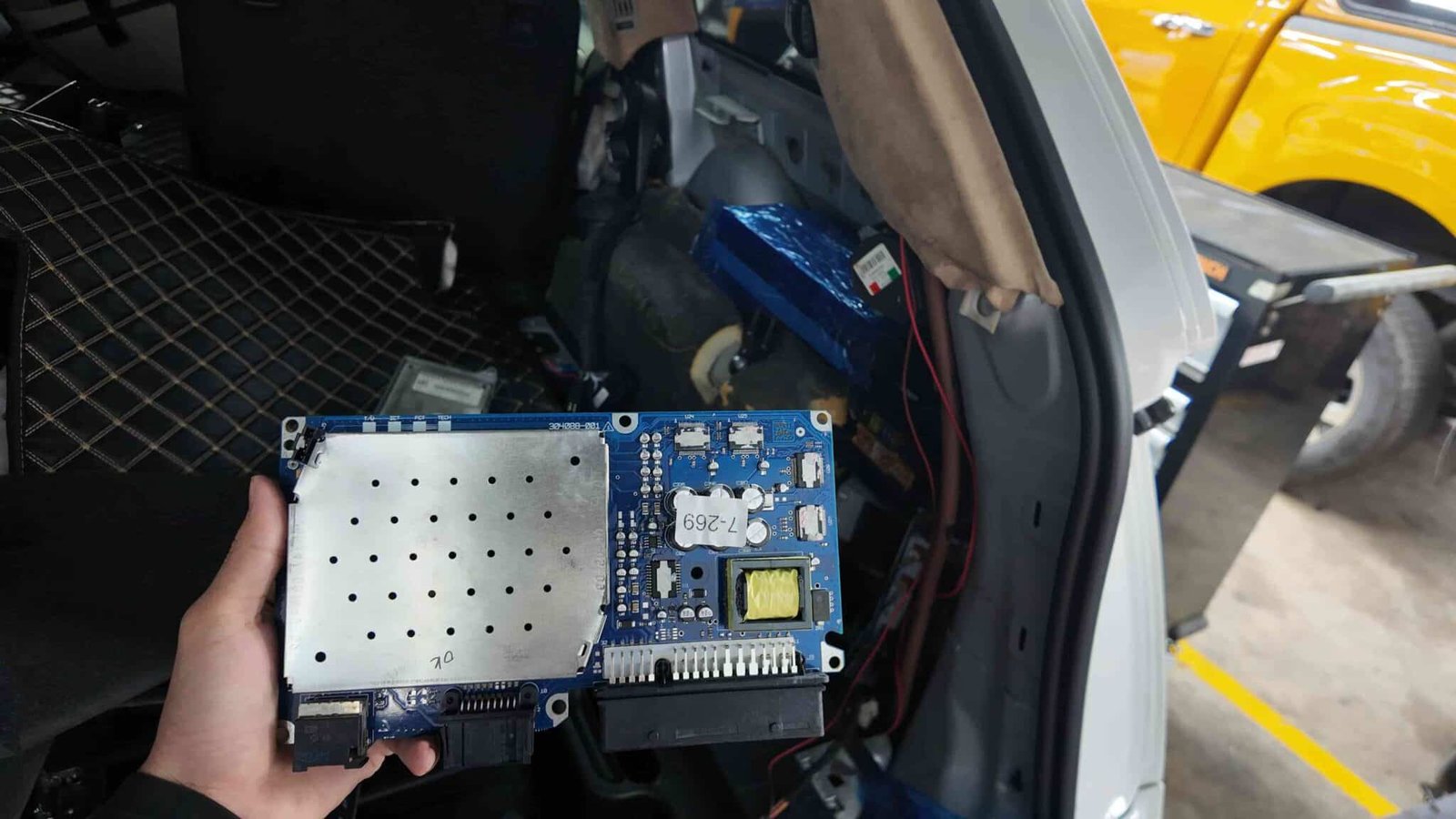 Sửa chữa board mạch (mainboard) và linh kiện điện tử