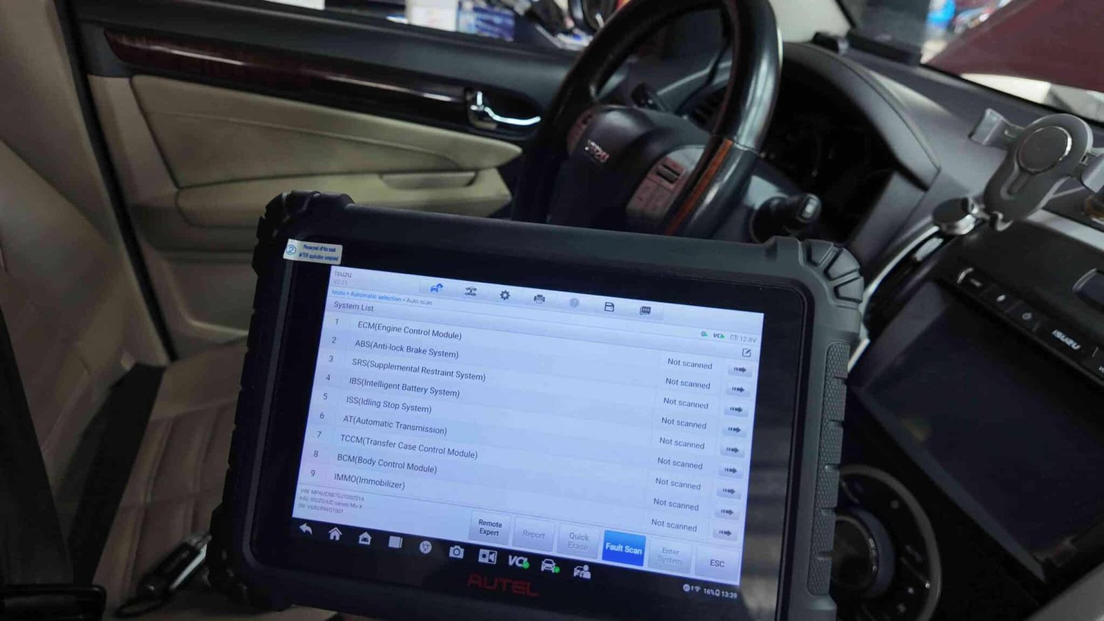 Đọc và phân tích mã lỗi bằng máy chẩn đoán