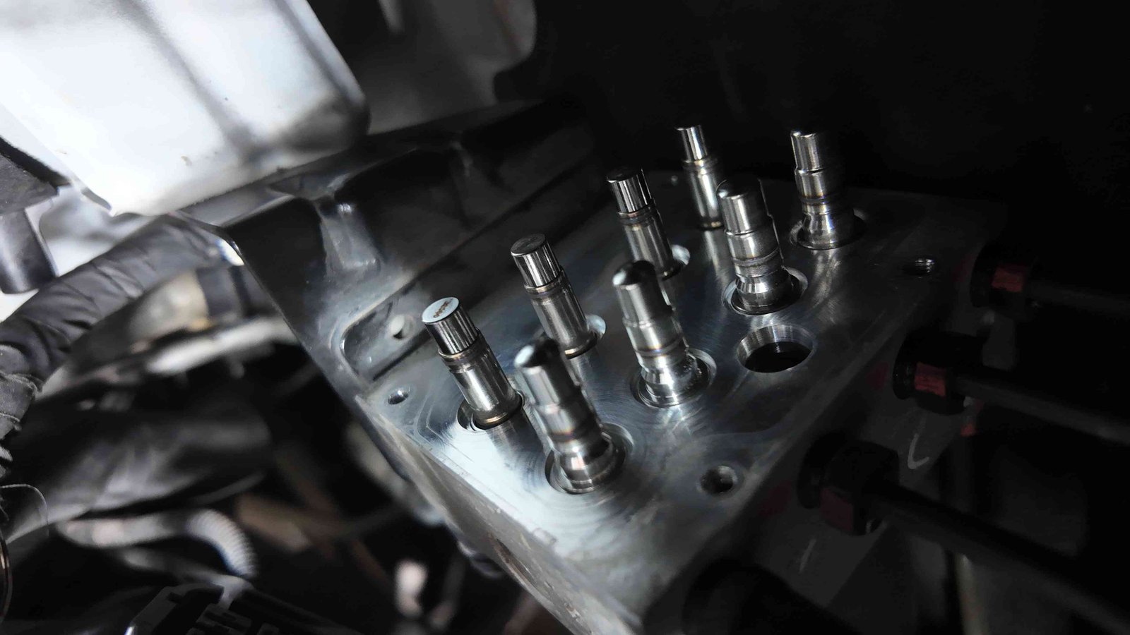 Nguyên nhân gây lỗi ABS Kia Sedona – Nguyên Nhân Chi Tiết, Biện Pháp Khắc Phục