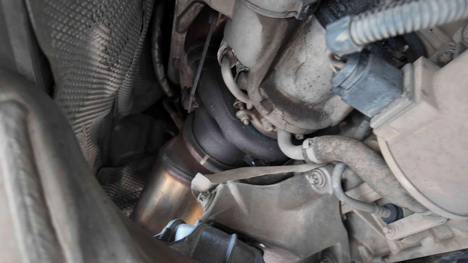 Những lưu ý quan trọng khi lựa chọn dịch vụ bảo dưỡng gầm xe BMW 528i