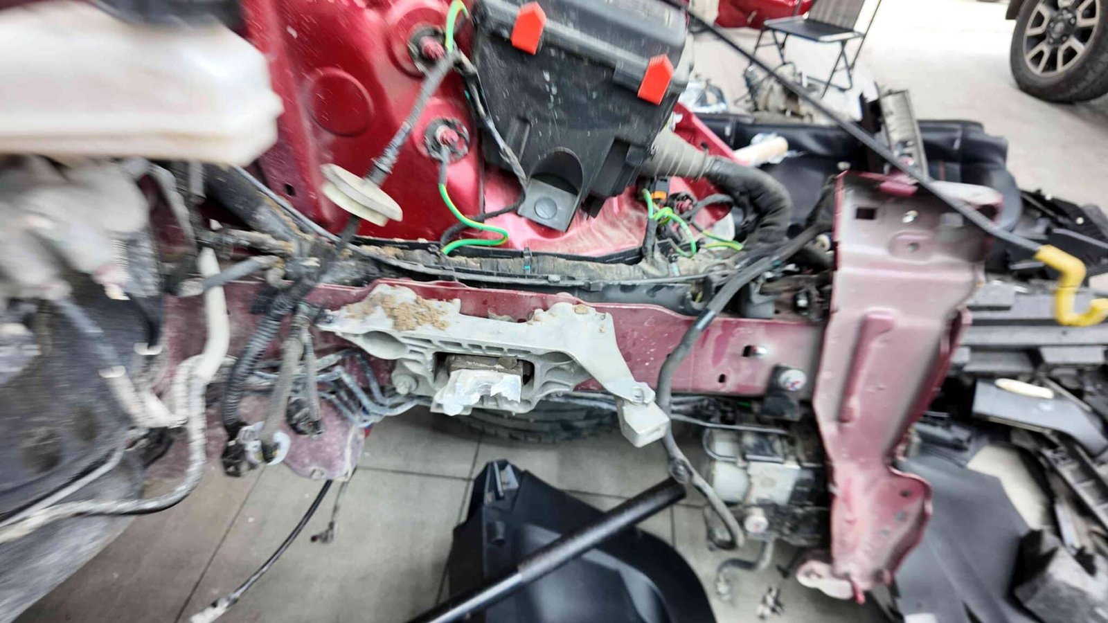 Sửa Chữa Kết Cấu Thân Vỏ và Thay Thế Phụ Tùng