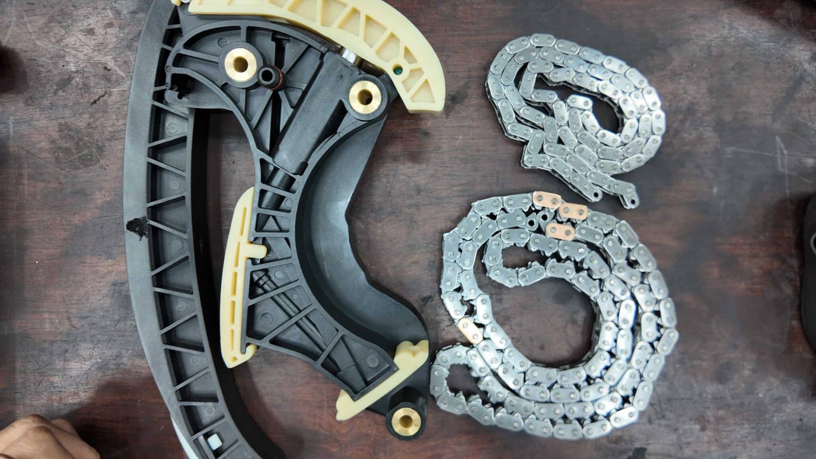 Lợi Ích Khi Chọn Dịch Vụ Sửa Sên Cam Mercedes Tại VES Workshop