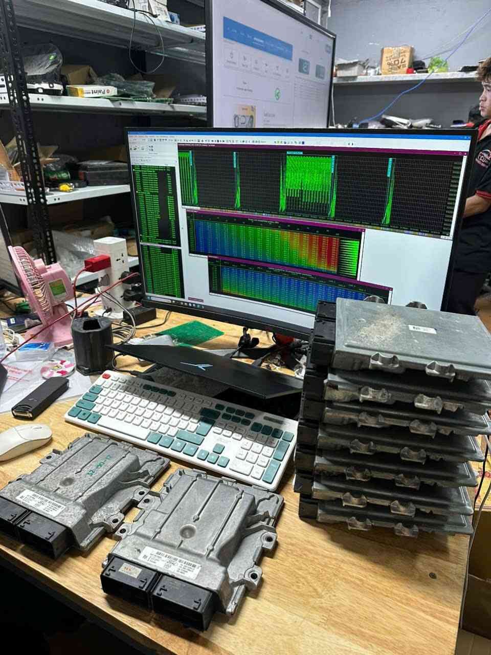 Quy trình tuning remap và vệ sinh họng nạp Ford Ranger Raptor tại VES Workshop Quy trình tuning remap và vệ sinh họng nạp Ford Ranger Raptor tại VES Workshop