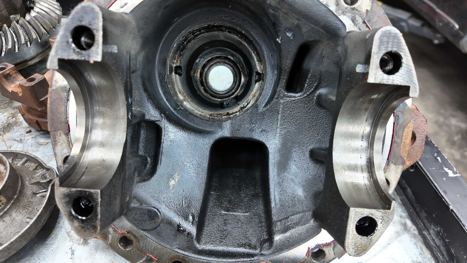 Âm thanh bất thường khi gài cầu