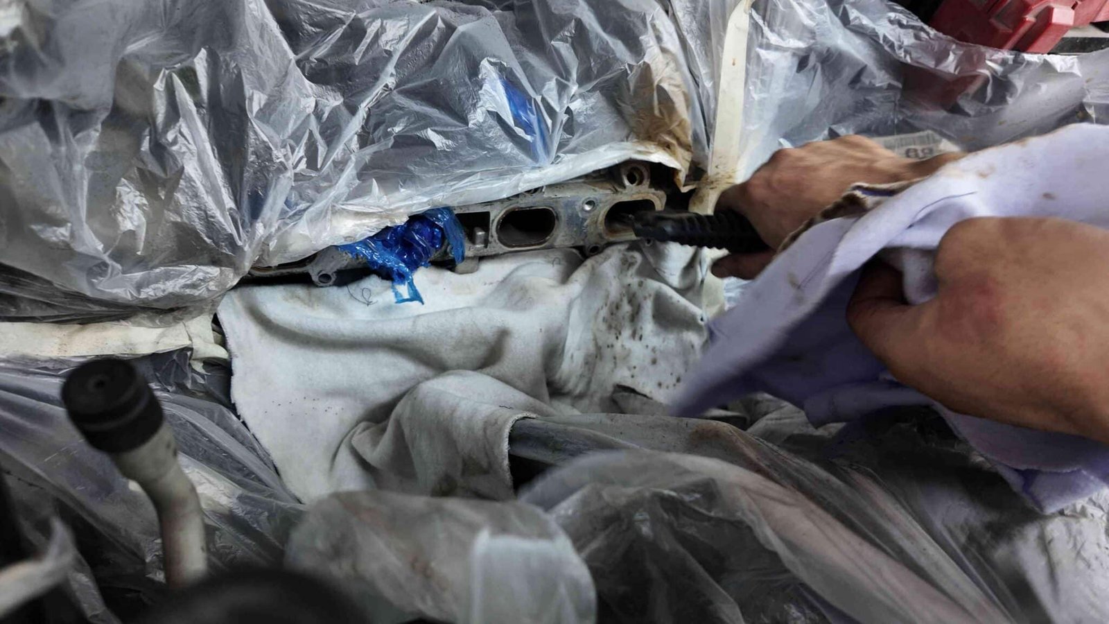 Quy Trình Vệ Sinh Họng Nạp Tại VES WORKSHOP Quy Trình Vệ Sinh Họng Nạp Tại VES WORKSHOP