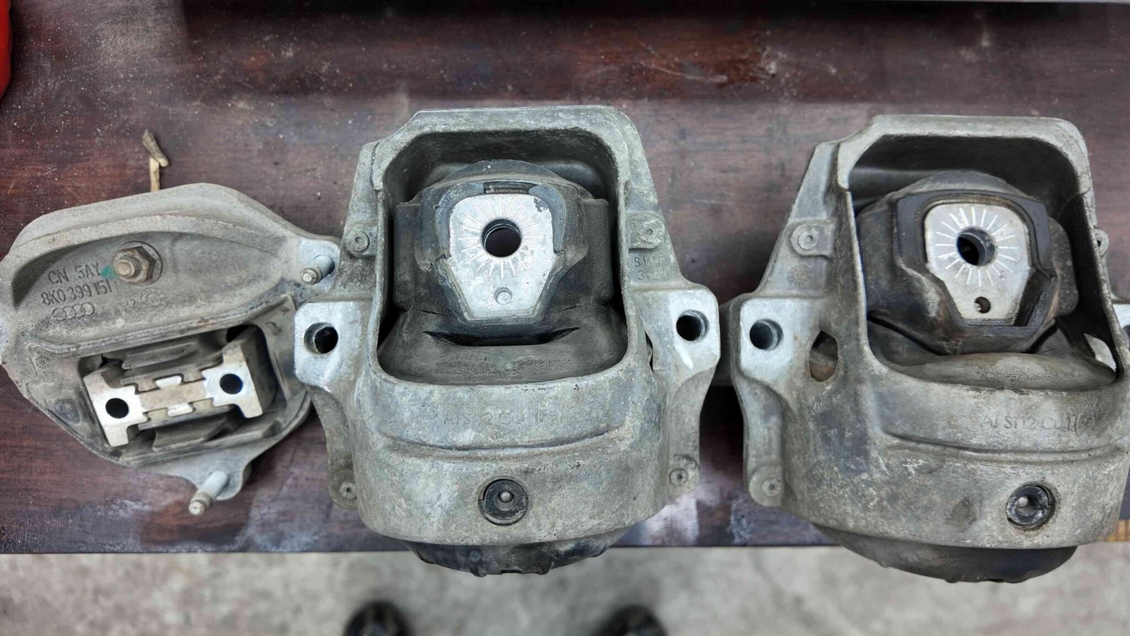 So sánh phụ tùng thay thế