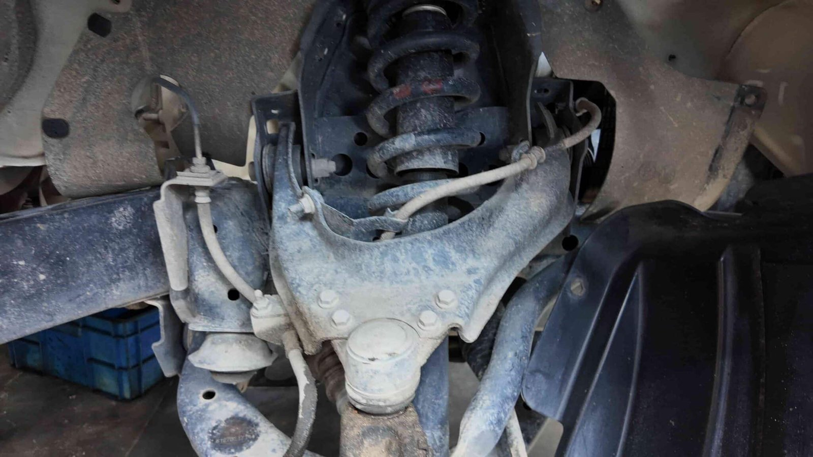 Hệ thống treo, lái và khung gầm Hệ thống treo, lái và khung gầm