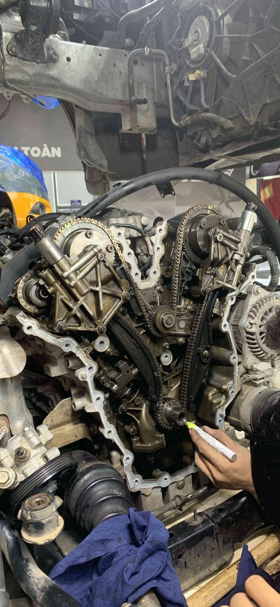 Quy trình sửa chữa tiếng kêu động cơ Mazda CX-9 tại VES Workshop Quy trình sửa chữa tiếng kêu động cơ Mazda CX-9 tại VES Workshop