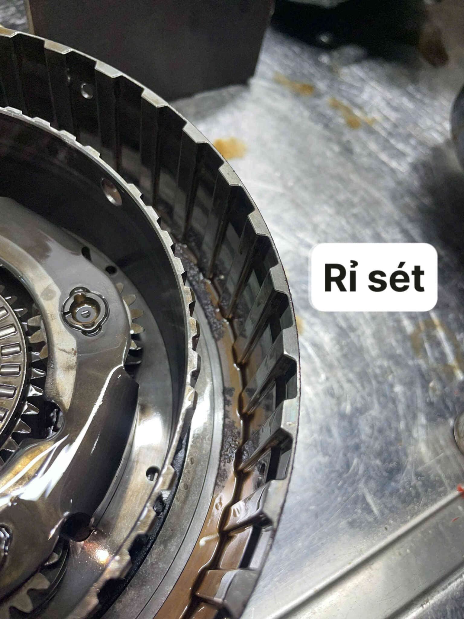 Ly hợp bị mòn hoặc hư hỏng